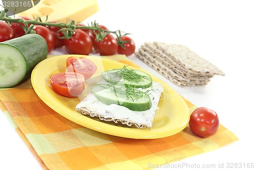 Image of Crispbread with cream cheese and cucumber