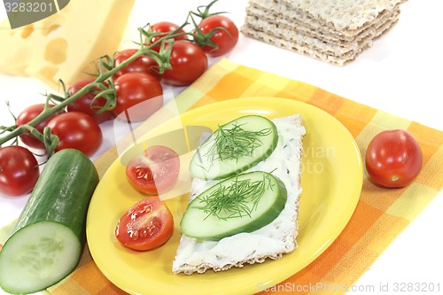 Image of Crispbread with cream cheese, cucumber and dill