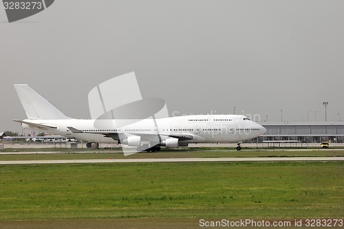 Image of Plane on runway