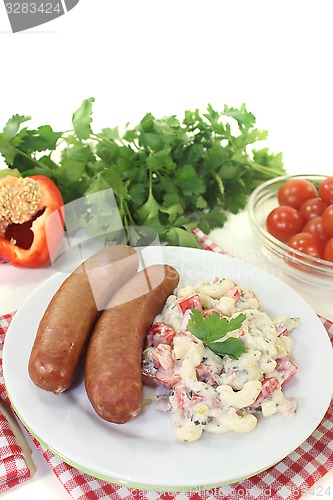 Image of pasta salad with bell pepper and Mettenden