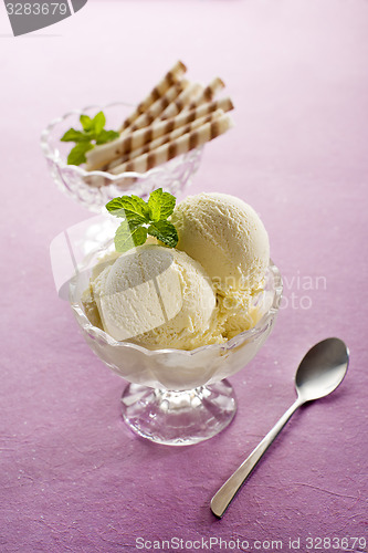 Image of Vanilla ice cream