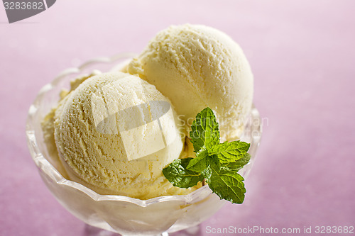 Image of Vanilla ice cream