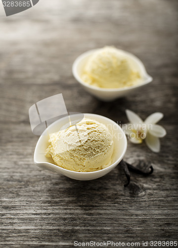 Image of Vanilla ice cream