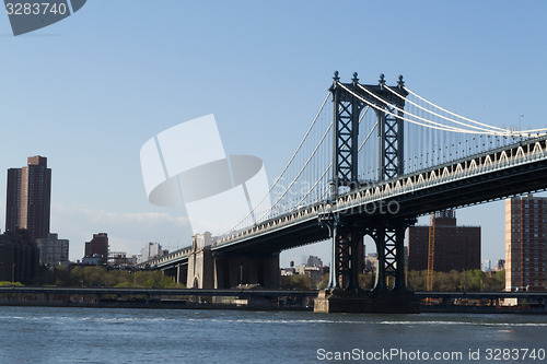 Image of Passing by the Manhattan bridge