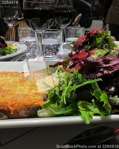 Image of Toast with salad