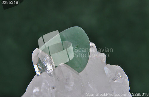 Image of Aventurin on rock crystal