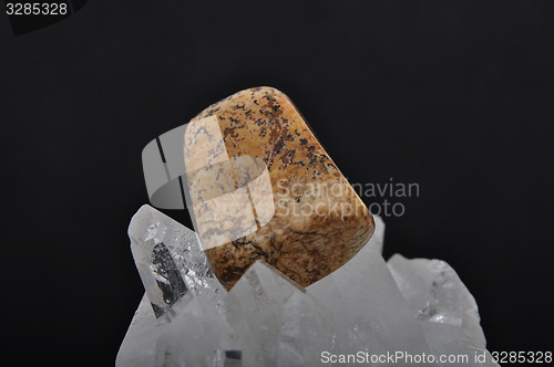 Image of Jasper on rock crystal