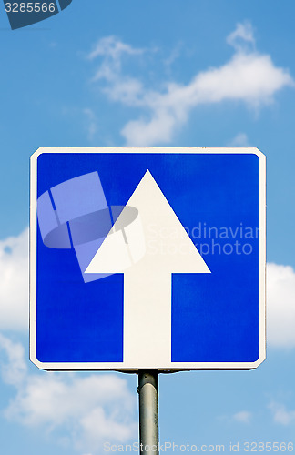Image of One-Way traffic road sign.