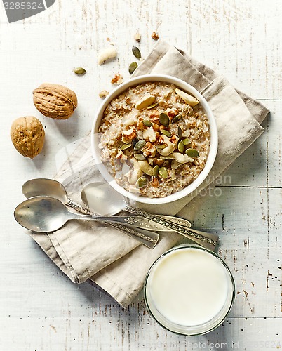 Image of bowl of breakfast porridge with nuts