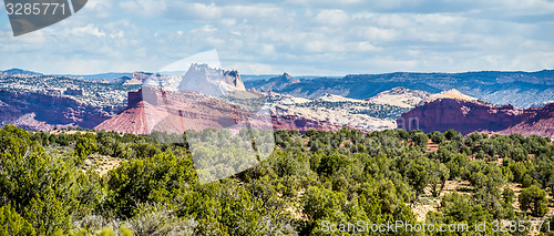 Image of desert landscapes in utah with sandy mountains