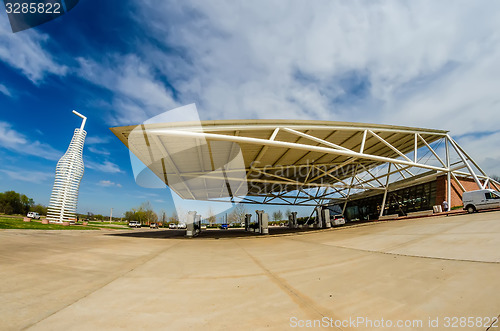 Image of giant landmark of a soda pops monument in arcadia oklahoma