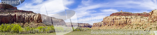 Image of glen canyon mountains and geological formations