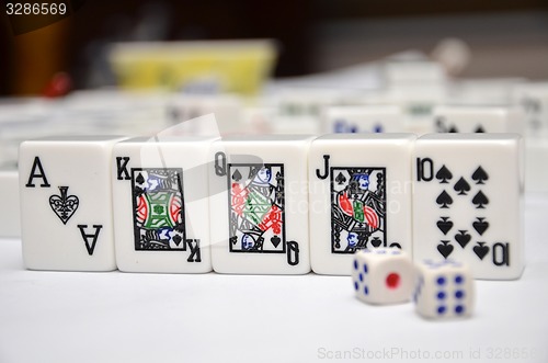 Image of Mahjong set with royal flush