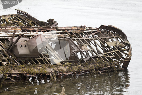 Image of skeleton of an ancient ship after crash