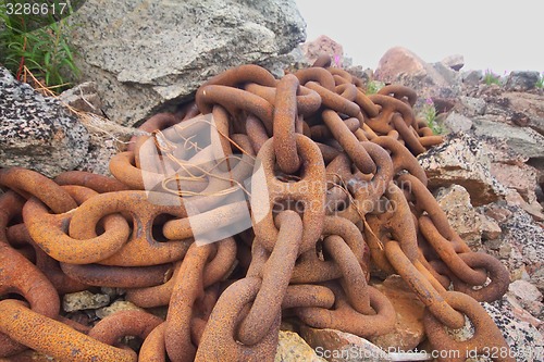 Image of anchor chain from a huge ship