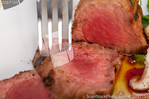 Image of beef filet mignon grilled with vegetables