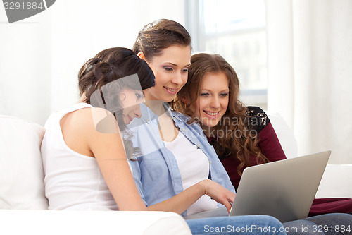 Image of Three girls and a laptop