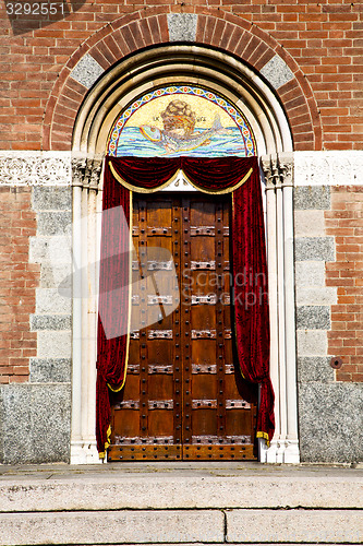 Image of  italy  lombardy     in  the legnano old    closed brick  step  