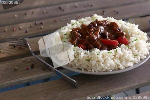 Image of chilli con carne with rice