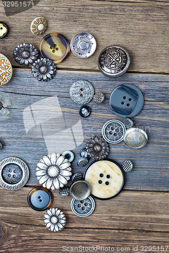 Image of Set of vintage buttons