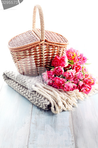 Image of picnic basket