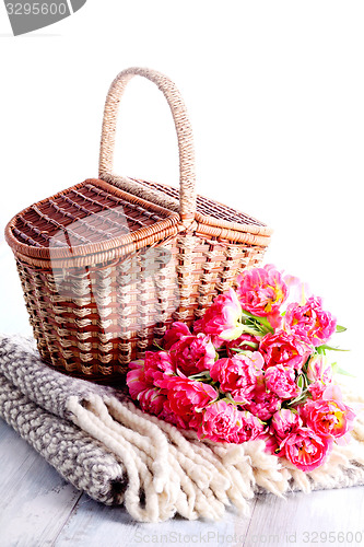 Image of picnic basket