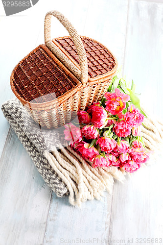 Image of picnic basket