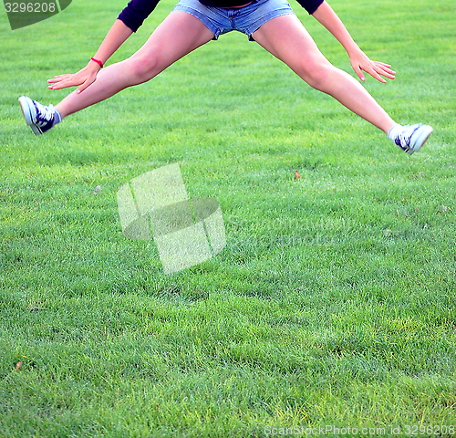 Image of Cheerleader practice.