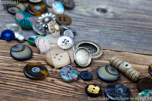 Image of placer of old buttons