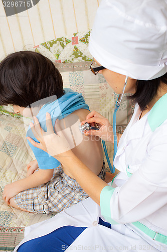 Image of doctor therapists with stethoscope listening breath