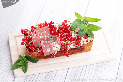 Image of red currants pie