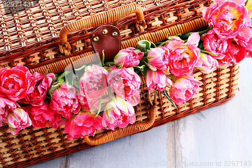 Image of picnic basket