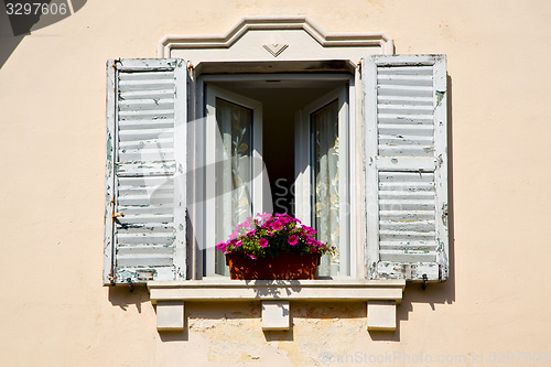 Image of venegono window  varese palaces italy   abstract 