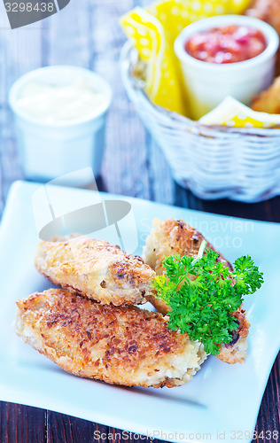 Image of fried chicken wings 