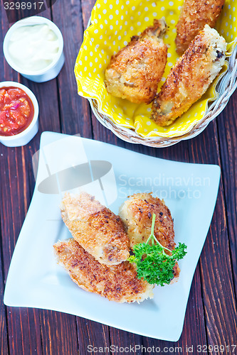 Image of fried chicken wings 
