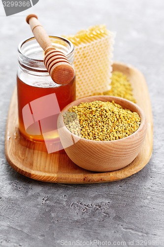 Image of bee pollen