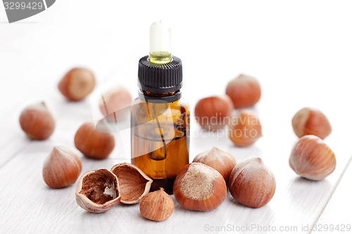 Image of hazelnut essential oil