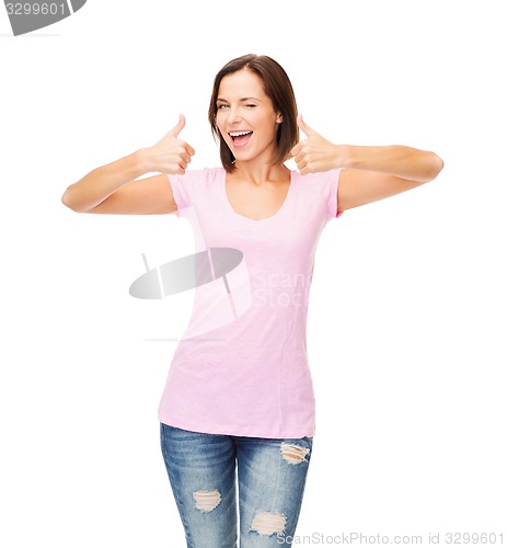 Image of woman in blank pink t-shirt