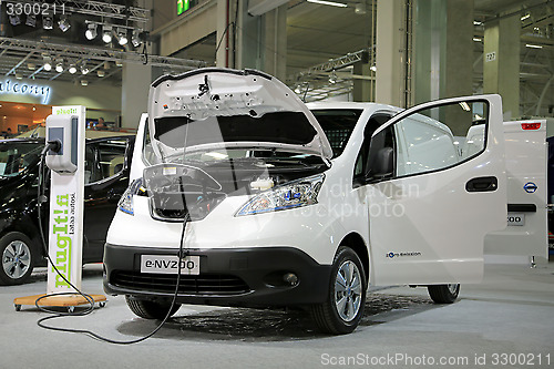 Image of Nissan Electric Van e-nv200 Charging Battery 