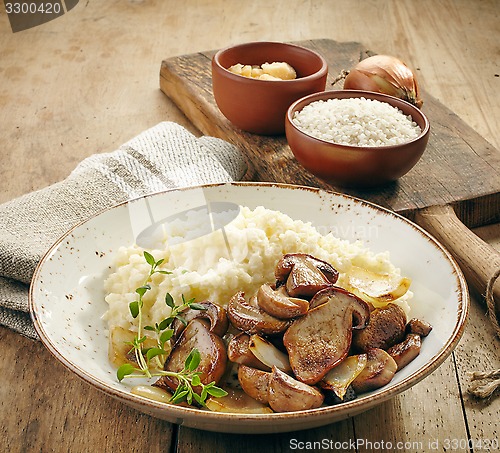 Image of risotto with wild mushrooms