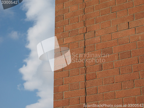 Image of Cracked wall