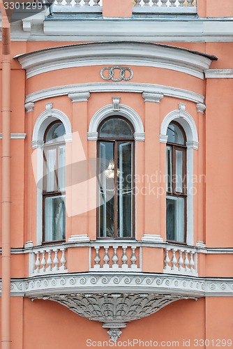 Image of Window on the alcove.