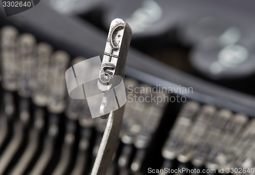 Image of 6 hammer - old manual typewriter