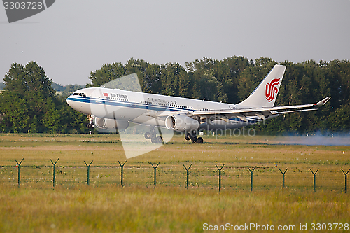 Image of Airliner landing