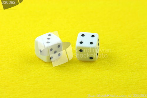Image of dices in yellow horizontal