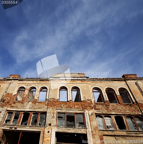 Image of Facade of old destroyed house