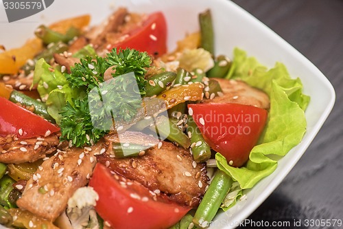 Image of Warm salad with chicken