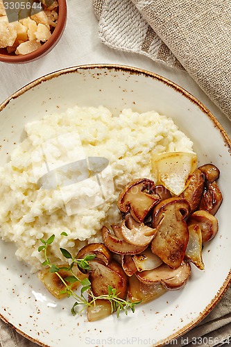 Image of risotto with wild mushrooms