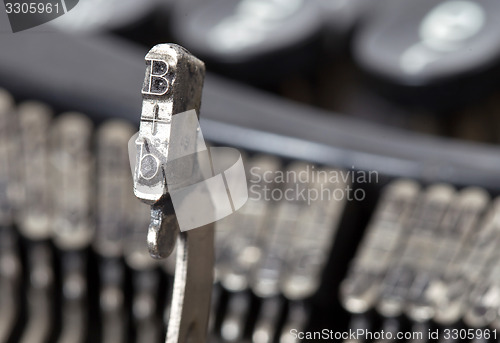 Image of B hammer - old manual typewriter