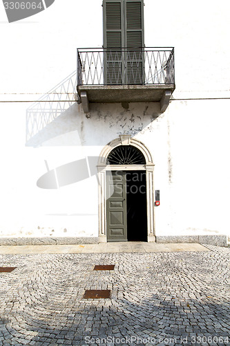 Image of brown door  europe  italy  lombardy       in  the milano old   t